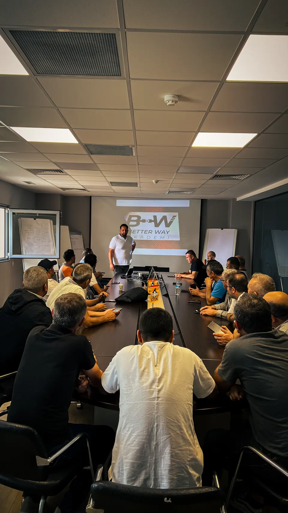 Better Way Akademi eğitici eğitimi programında sınıf içi oturum